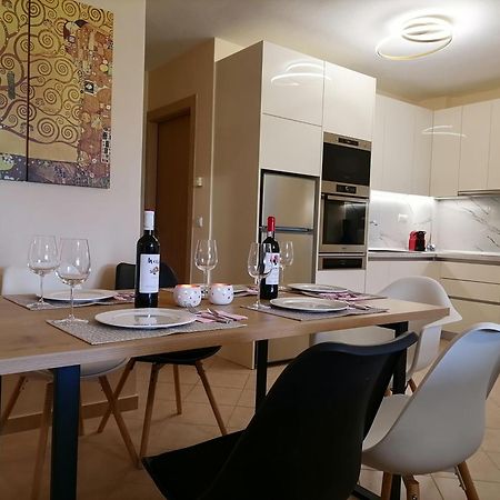 Bella Casa Apartment Néa Péramos Екстериор снимка